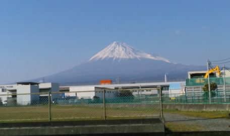 精神障害を抱えて苦しんでいる当事者の方、話を聴かせていただきます